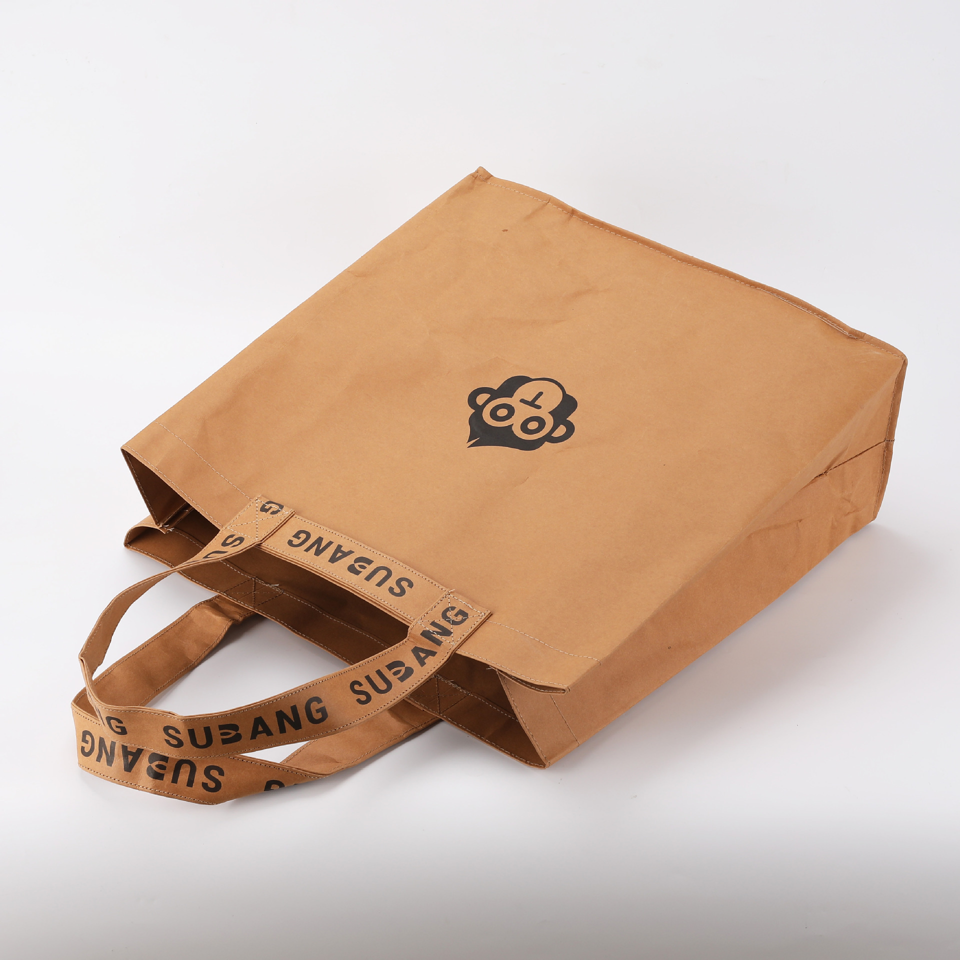 Washable kraft paper gift bag for lifestyle retail packaging